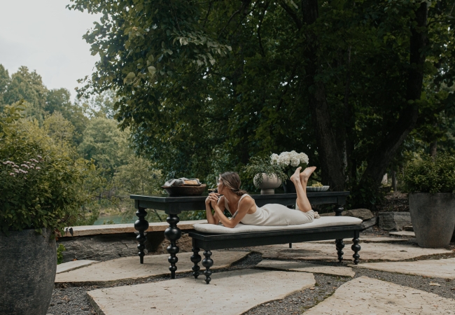 Olivia_Dining_Table_